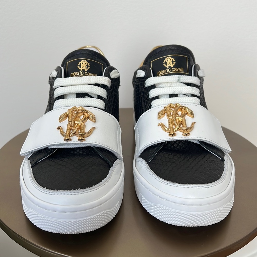 CAVALLI CLASS BY ROBERTO CAVALLI
Low-Top Leather Sneakers Black/ White/ Gold